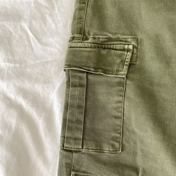 2/$50💙 CLOSET CLEAN OUT: Aritzia cargo pants/jeans - Picture 2 of 15